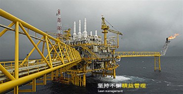 XGC16000 crawler crane helps to lift the dome of Rizhao Oceanarium